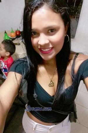 176810 - Laura Age: 33 - Colombia