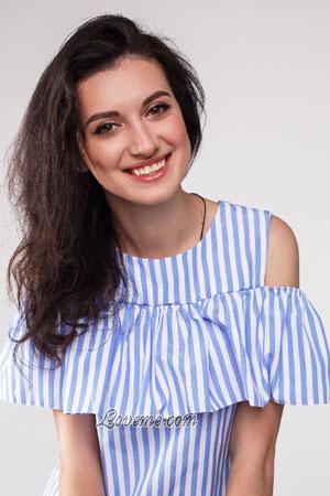 180582 - Elena Age: 27 - Ukraine