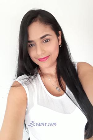 182796 - Laura Age: 34 - Colombia