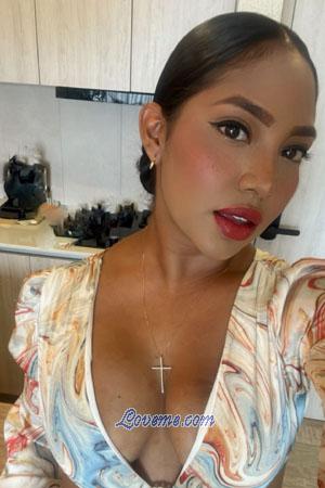 195909 - Ylene Age: 32 - Colombia