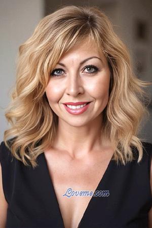 210657 - Julia Age: 50 - Norway