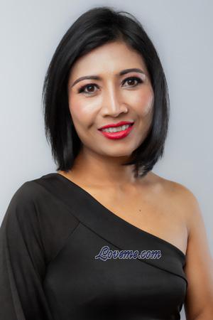 219770 - Ploychomphoo Age: 41 - Thailand