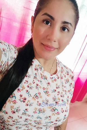 220219 - Xinia Age: 32 - Costa Rica