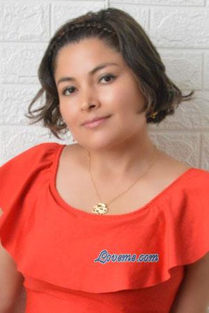 220425 - Yesica Age: 34 - Peru