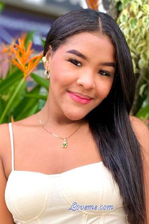 221106 - Emily Age: 22 - Colombia