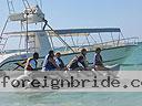 cartagena-women-boat-1104-40